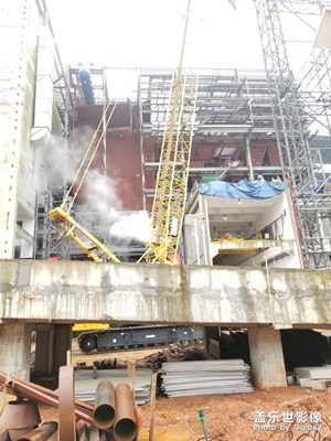 下著雨，奮斗！