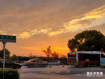 【陽(yáng)光的味道】夕陽(yáng)染紅的天