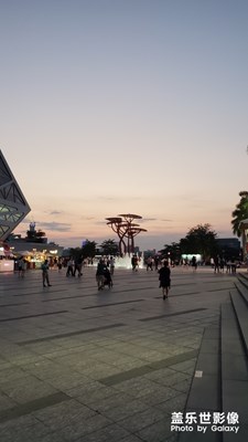 看小孩子玩的多開心