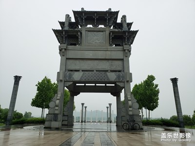 【玩轉(zhuǎn)五一】騎著自行車邊走邊看