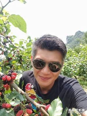 摘桑果慶五一勞動(dòng)節(jié)…………