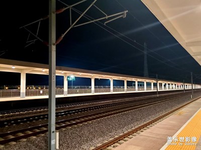 夜色車站。