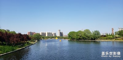 那時悠閑看河畔