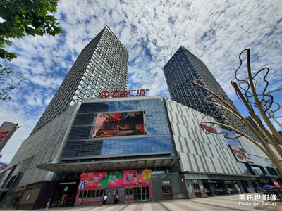 超廣角我很滿意。就等超級(jí)夜景更新了。