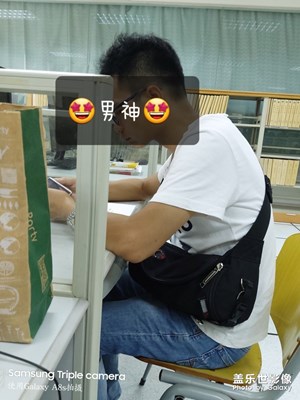 約會(huì)的照片鴨