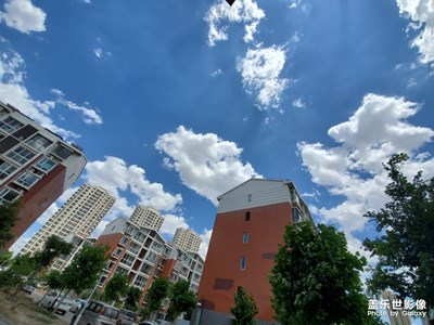 【向往的天空】+藍天下猶如奔跑的云