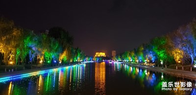 那晚悠閑看河畔