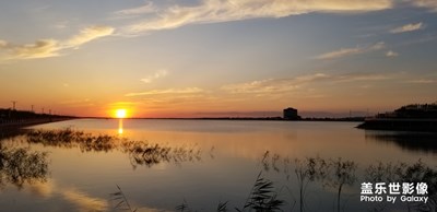 連環(huán)湖落日