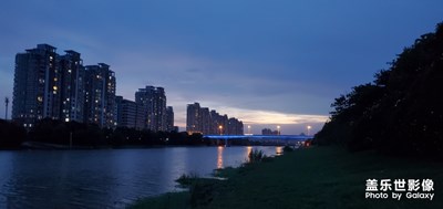 河邊夜景
