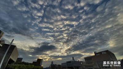 【回首尋美之路】+ 天空之上的另一個世界