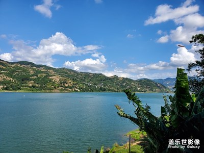 【淺秋時(shí)光】

+ 閩江的岸邊