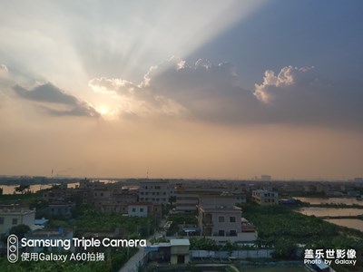 【天邊的云】+在同一角落記錄了不同的云彩