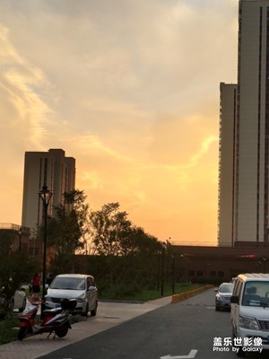 【天邊的云】小區(qū)門口的云