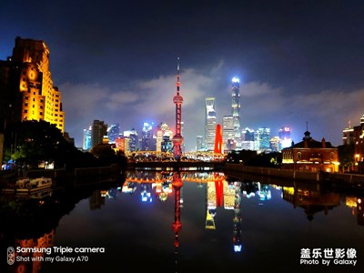 農(nóng)村老頭逛外灘