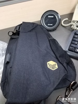 9月星粉周實(shí)物禮品~小挎包