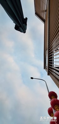 換個(gè)角度看天空