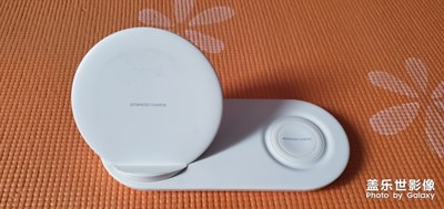 【2019我的社區(qū)禮品】+雙項(xiàng)無線充電底座