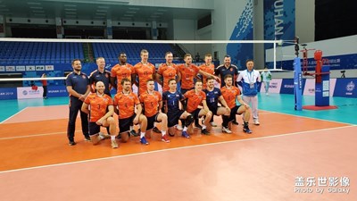 還是荷蘭隊(duì)會(huì)玩~