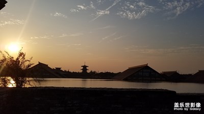 【瑰麗時(shí)分】+夕陽下的古城
