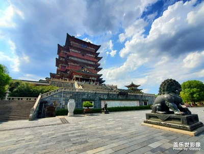 來(lái)南昌上大學(xué)，就來(lái)南昌的景點(diǎn)打打卡。