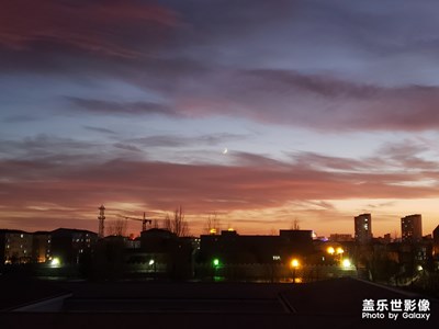 【你眼中的美景】+夕陽(yáng)映彎月