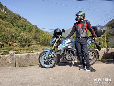 古道西風(fēng)瘦馬