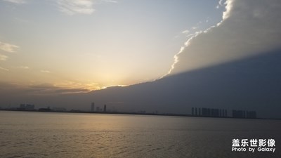 s8給你帶來(lái)秋日余暉