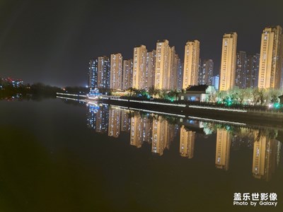 【倒影】+運(yùn)河邊上社區(qū)