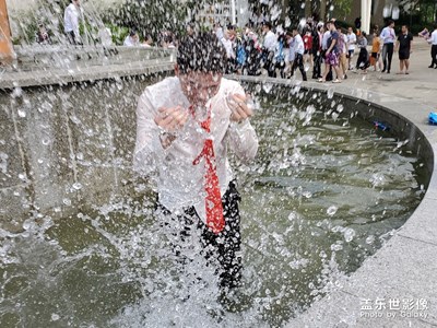 2019最美瞬間+難忘畢業(yè)時(shí)刻