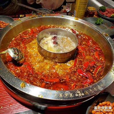 火鍋進(jìn)行中