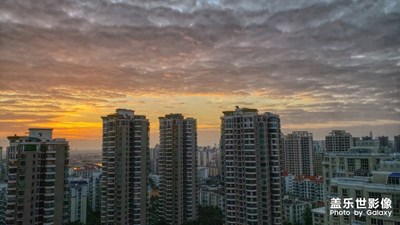 朝霞，年年有魚。