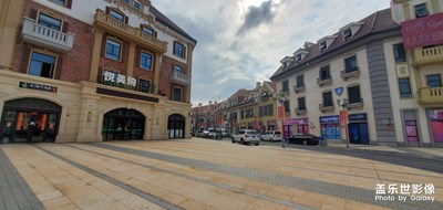 關(guān)久了，出來透透氣