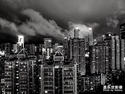 這張封面比之前發(fā)的那個要好些