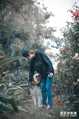 內(nèi)心深處那些最有份量的感情往往是最純粹的……