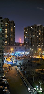 晴朗的夜！耀眼的紅！