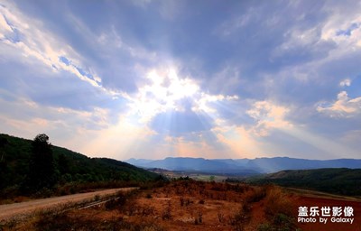 【最美瞬間】+回家路上偶遇耶穌光