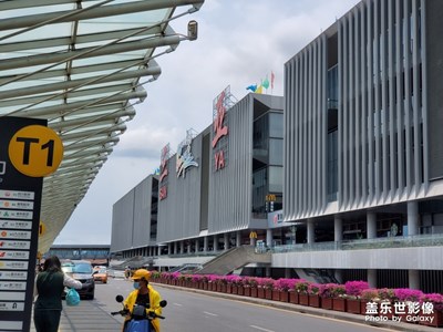 靜靜的機(jī)場(chǎng)