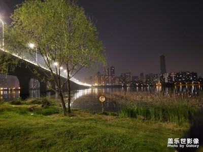 昨夜武漢的楚河漢街