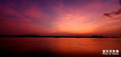 長(zhǎng)天一色