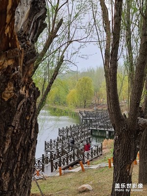 五一期間，利用日落時(shí)間拍攝的，今天多云??