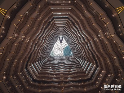 【精彩翻倍】穹頂旋梯之舞-Galaxy S20Ultr