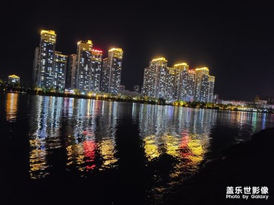 看璀璨夜色，品旖旎華美。