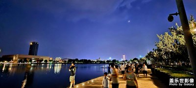 感覺(jué)像是油畫(huà)