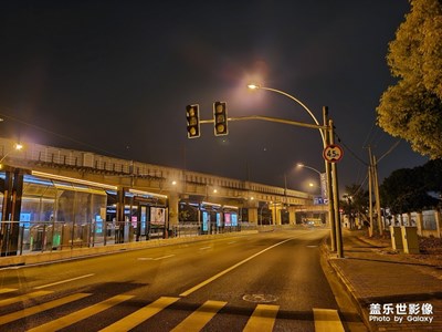 比起前代的產(chǎn)品，在夜景方面都各有所長