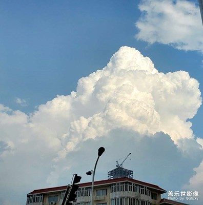 隨拍大朵云彩