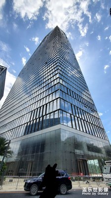 超廣角全畫幅拍攝，0.5倍，0.5X