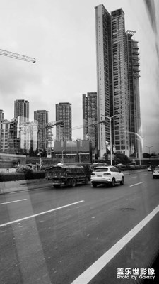 黑白的色彩世界，非黑即白