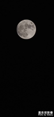 異鄉(xiāng)的月亮
