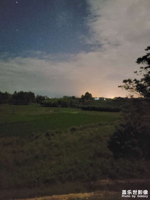 睡不著起床拍照照片