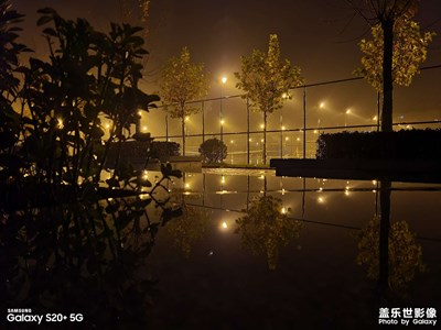 學(xué)校的雨夜。。。